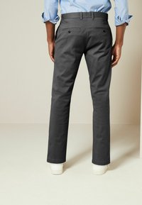Next REGULAR FIT STRAIGHT LEG STRETCH - Chino - charcoal grey