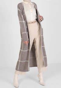 Modanisa Chaqueta de punto - grey