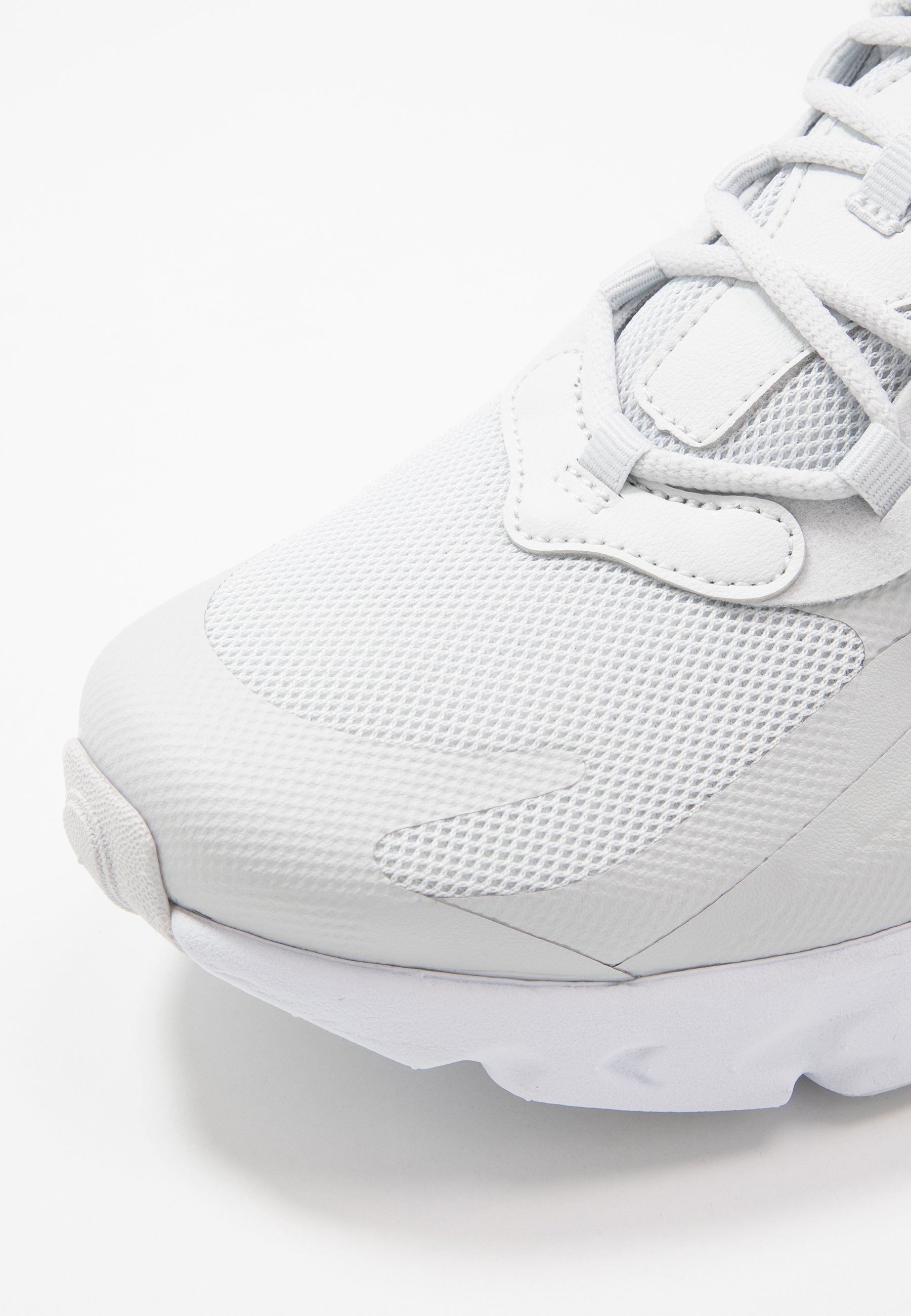 Nike Sportswear Air Max 270 React Trainers Photon Dust Digital Pink Particle Grey White Grey Zalando Co Uk