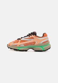 Lacoste - L003 2K24 - Sneakers - orange/green Miniatyrbild 1