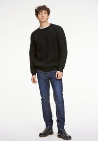 Lindbergh RAGLAN CABLE O-NECK - Trui - black