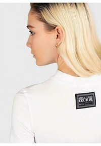 Versace Jeans Couture CROP - T-shirt con stampa - bianco