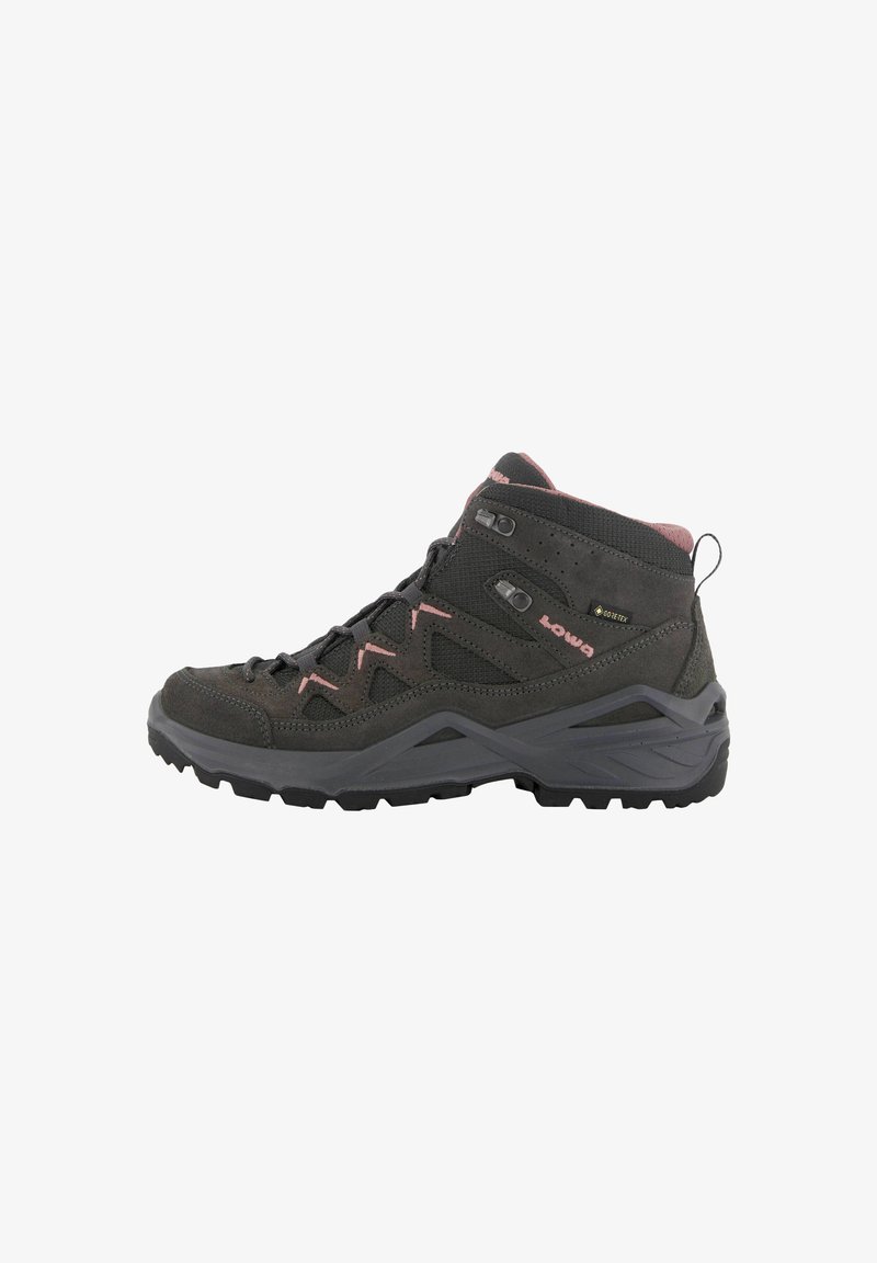 Mid-cut wandelschoen in donkergrijs met roze accenten. Heeft een bovenwerk van suède en mesh, een rubberen zool en een veilig vetersysteem voor stabiliteit.