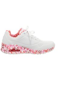 Weißer Sportschuh mit perforiertem Obermaterial, pink-rot gemusterter Sohle und passendem gepolstertem Kragen. Verfügt über eine Schnürung und eine sichtbare Luftblase.