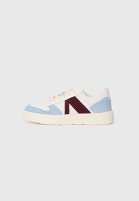 Sneaker with a white leather base, light blue and burgundy suede accents, round toe, and textured rubber sole. Lace-up closure.