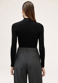Motivi LUPETTO  - Strickpullover - nero