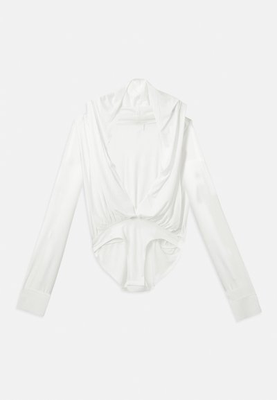 Valge pika varrukaga bodysuit sügava kaelusega ja klõpsuga kroonis, esitatud lihtsal valgel taustal.