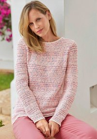 Strickpullover aus weichem, mehrfarbigem Garn in Rosa und Weiß. Mit einem runden Halsausschnitt und langen Ärmeln, sowie einem strukturierten Muster.