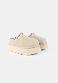 Bata Stivali da neve  - beige