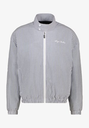 Gestreepte windbreaker-jack in marineblauw en wit, voorzien van een hoge kraag, een voorrits, elastische manchetten en een tailleband voor een getailleerde silhouette.