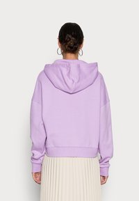 Guess ICONIC HOOD - Camisola - fresh lilac