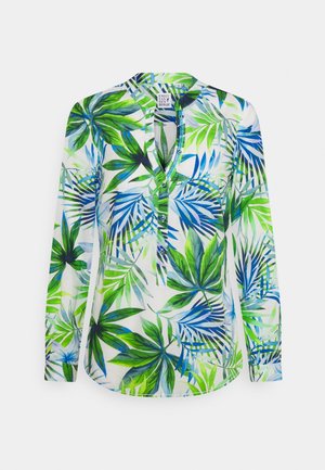 Blusa de mangas largas en tejido ligero, con un estampado de hojas tropicales en verde y azul. Detalles notables incluyen escote en V y tapeta de botones.