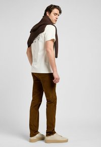Lee RIDER - Slim fit jeans - quail_brown