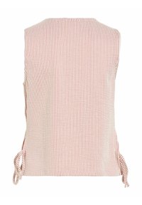 Varrukateta vest vertikaalsete punaste ja valgete triipudega, millel on kohandatavad küljesidemed vöökohal, et tagada istuv välimus.