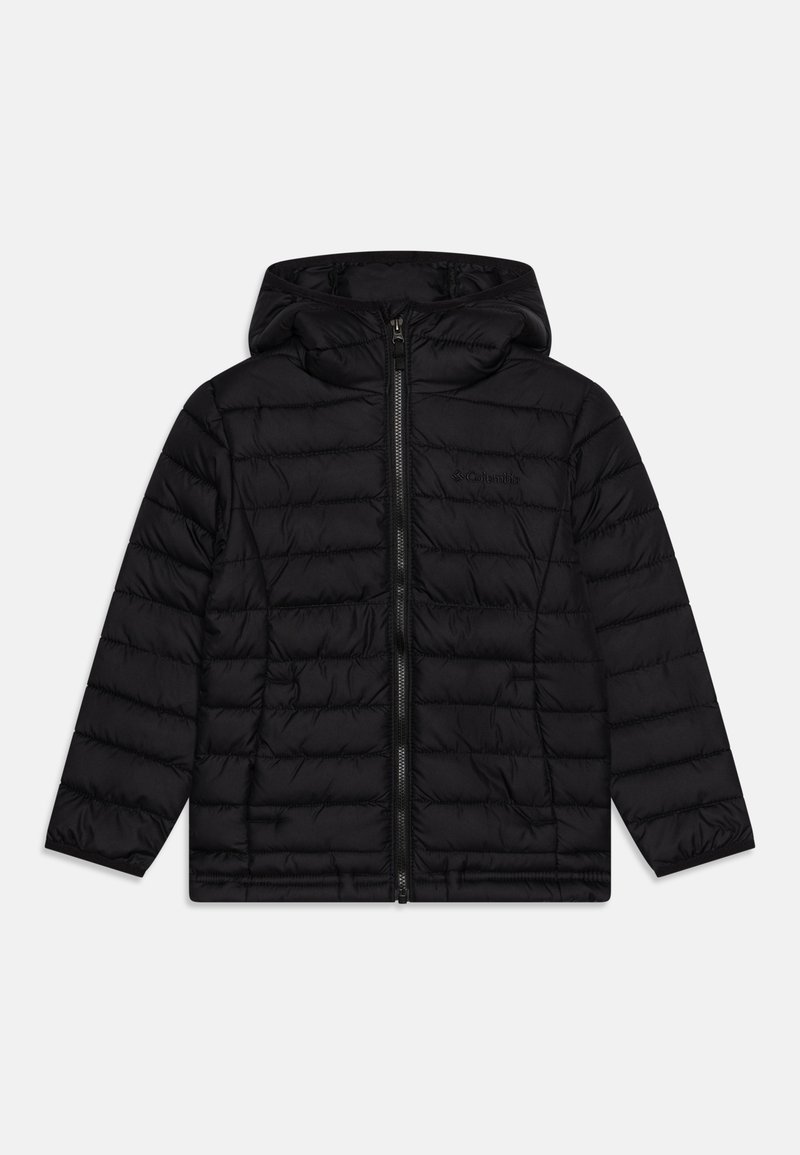 Melna pūkainā jaka ar kapuci, ar kvadrātveida rakstu, priekšējo rāvējslēdzi un subtilu logo uz krūtīm. Mīksts, viegls materiāls.