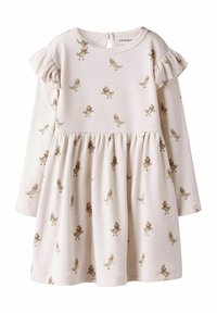 Vestido de manga larga y con textura en beige claro, con falda acampanada, que presenta un patrón de patos en tonos suaves y detalles de volantes en los hombros.
