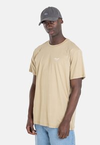 Reell STAPLE LOGO - Camiseta básica - sand