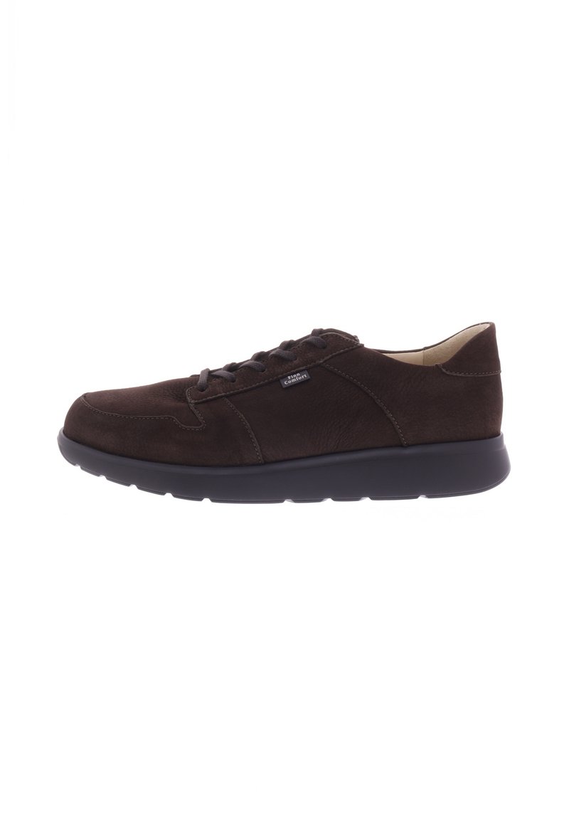 Donkerbruine veterschoenen voor casual gebruik met een gladde zool en het label "Finn Comfort" aan de zijkant, ontworpen voor comfort en dagelijks gebruik.