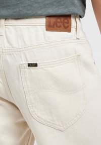 Lee OSCAR - Jeans baggy - off white