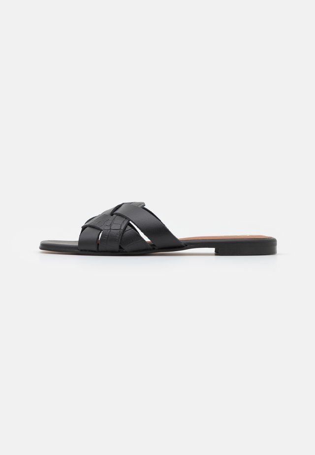 LEXI - Matalakantaiset pistokkaat - black