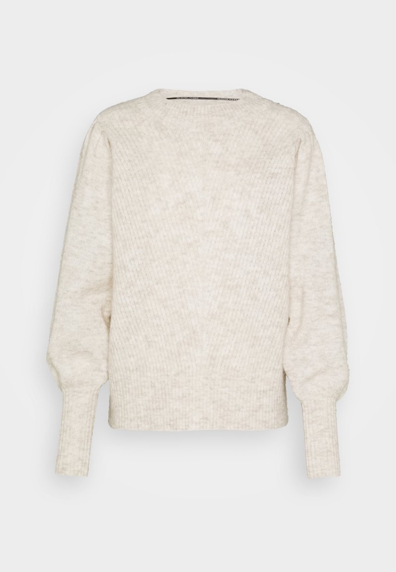 Off-white ribbat stickad tröja med långa puffärmar och vida manschetter, rundad halsringning och ett mjukt texturerat tyg.