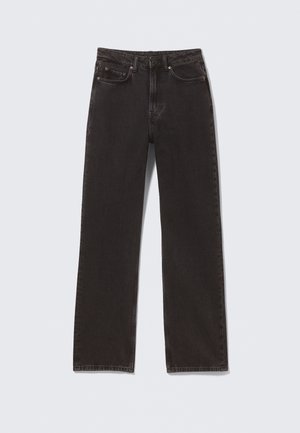 Jeans in denim nero con design a gamba dritta, cinque tasche e chiusura con bottoni. Sono visibili dettagli significativi di trama e cuciture.