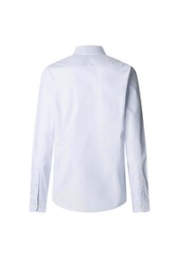 Witte langd versus shirt van katoen; heeft een klassieke kraag, knopenmanchetten en een gebogen zoom. Gladde textuur, geen patronen of accenten.