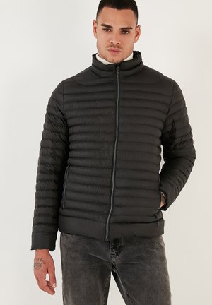Winterjacke - black