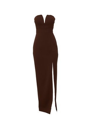 Rochie de seară maro, fără bretele, cu un decolteu adânc în V, corset cambrat și o despicătură pe coapsă pe partea stângă. Textură netedă, mată.