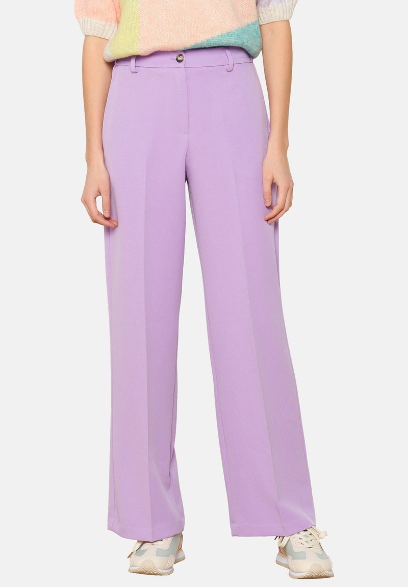 Wide-leg trousers in light lavender fabric, featuring a smooth texture, subtle side seam details, and a button closure at the waist.