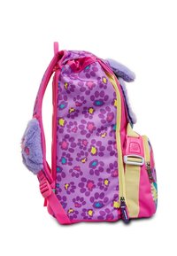 Zaino viola con motivo di impronte colorate, dettagli viola pelosi, spallacci rosa e zipper giallo. Comparto laterale con un design colorato.