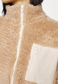 Nly by Nelly POCKET JACKET - Casaco de inverno - light brown