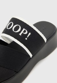 Thumbnail Image 6