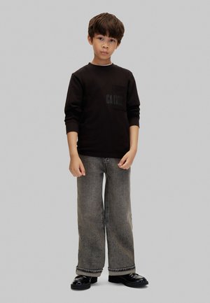 Calvin Klein Jeans, CALVIN KLEIN JEANS KIDS' LONG SLEEVE POCKET T-SHIRT - Longsleeve - pvh black