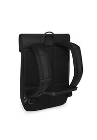 Musta reppu, jossa on rullattava yläosa, verkkomateriaaliset selkäpaneelit, pehmustetut olkahihnat ja säädettävä solki, varustettuna logolla pohjassa.