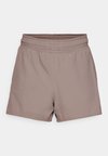 CORE - Pantalón corto de deporte - iron