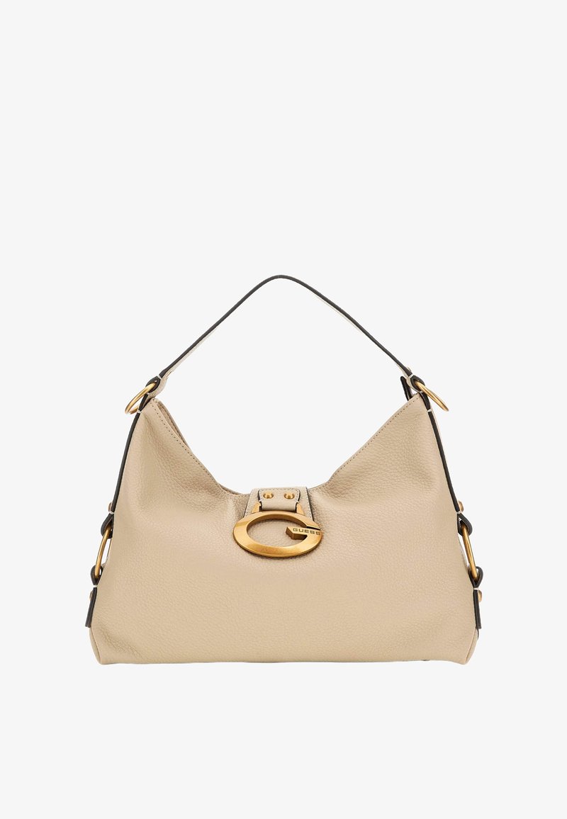 Bolso de mano de cuero beige con forma curva, detalles en negro y un cierre ovalado dorado. Cuenta con un único asa superior y una superficie texturizada.