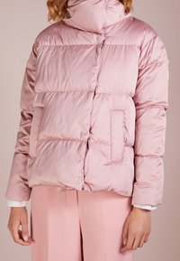 WEEKEND MaxMara Kurtka puchowa