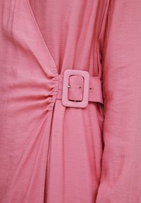 ICHI IHTAVATO DR - Denní šaty - chateau rose