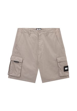 Beige Cargo-Shorts mit Knopfverschluss, Gürtelschlaufen, zwei Vorderseiten-Taschen und zwei Klappentaschen an jedem Oberschenkel, eine mit einem schwarzen Etikettenpatch.