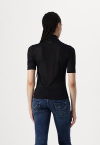 Abercrombie & Fitch Osnovna majica kratkih rukava - black beauty