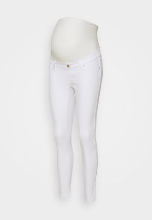 Jeans premaman bianchi con vita elastica e sostenitiva, vestibilità slim e classico design a cinque tasche con un singolo bottone dorato.