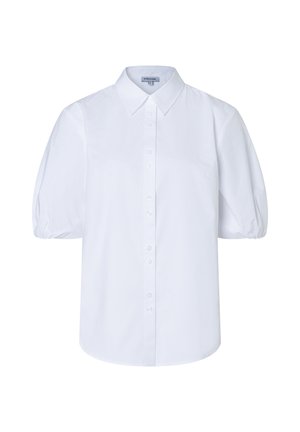 Blouse blanche à manches courtes bouffantes, col pointu et fermeture boutonnée à l'avant.