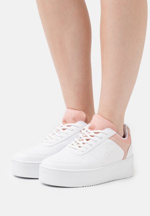 COLOR COURT - Trainers - white/pink