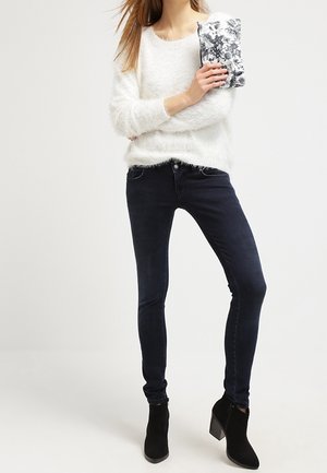 Tamaris, Pochette - white