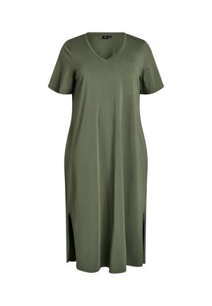 Olivengrøn knælængde V-hals kjole med korte ærmer og sideslids, vist på hvid baggrund.