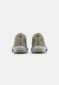 adidas Performance AMPLIMOVE - Treningssko - silver pebble/core black/dash grey