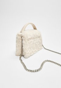 Stradivarius Torbica - white