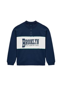 Felpa con zip blu navy realizzata in tessuto morbido. Presenta una striscia orizzontale bianca con la scritta "BROOKLYN" e "STATE CHAMPIONS LEAGUE" stampata.