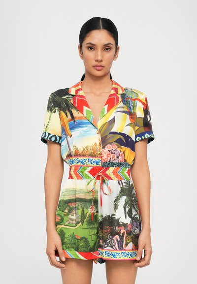 Kurzer Jumpsuit mit mehrfarbigem tropischen Druck, elastischem Bund und gemusterten Akzenten in Rot und Blau. Leichter Stoff.
